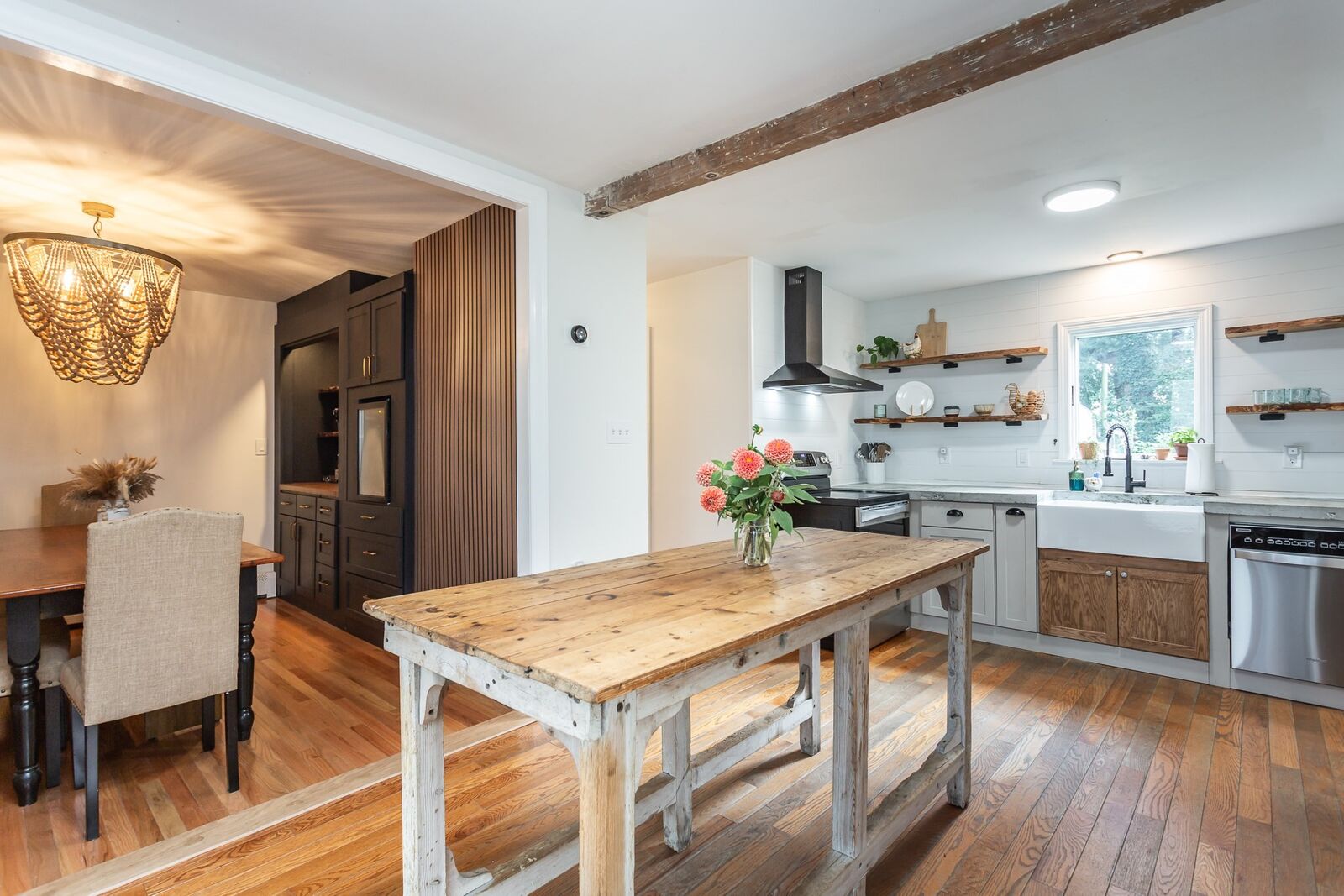 Property Photo:  719 Warren Ave  MA 02777 