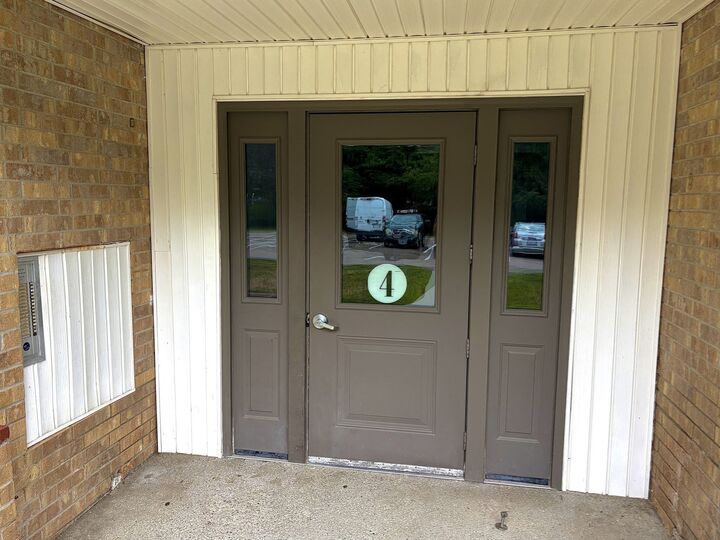 Property Photo:  4 Kennedy Lane 6  MA 01757 