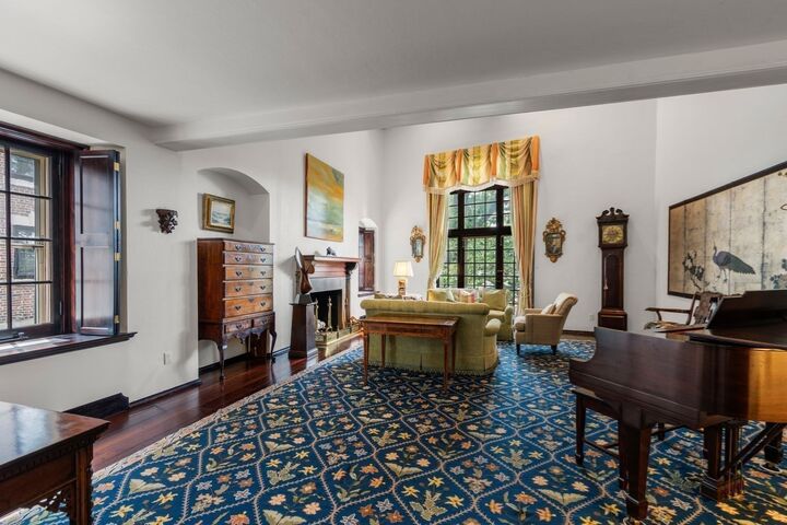 Property Photo:  1 West Hill Place  MA 02114 