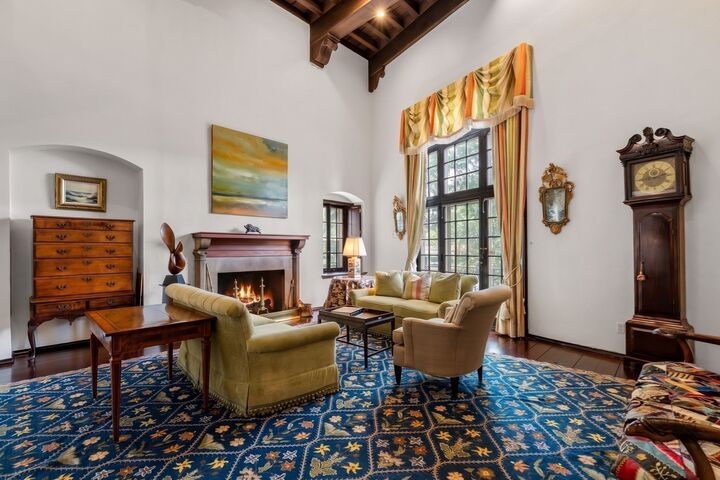 Property Photo:  1 West Hill Place  MA 02114 