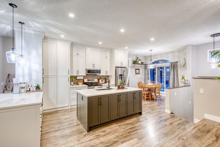 Property Photo:  119 Stonegate Crescent NW  AB T4B 2P2 