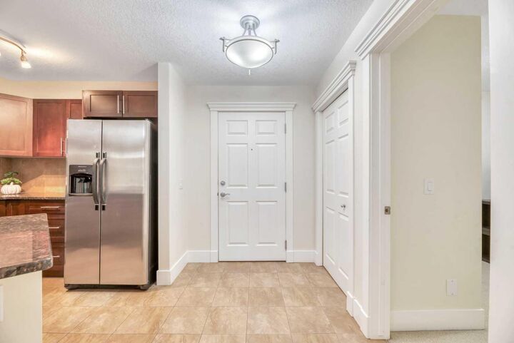 Property Photo:  500 Rocky Vista Gardens NW 315  AB T3G 0C3 