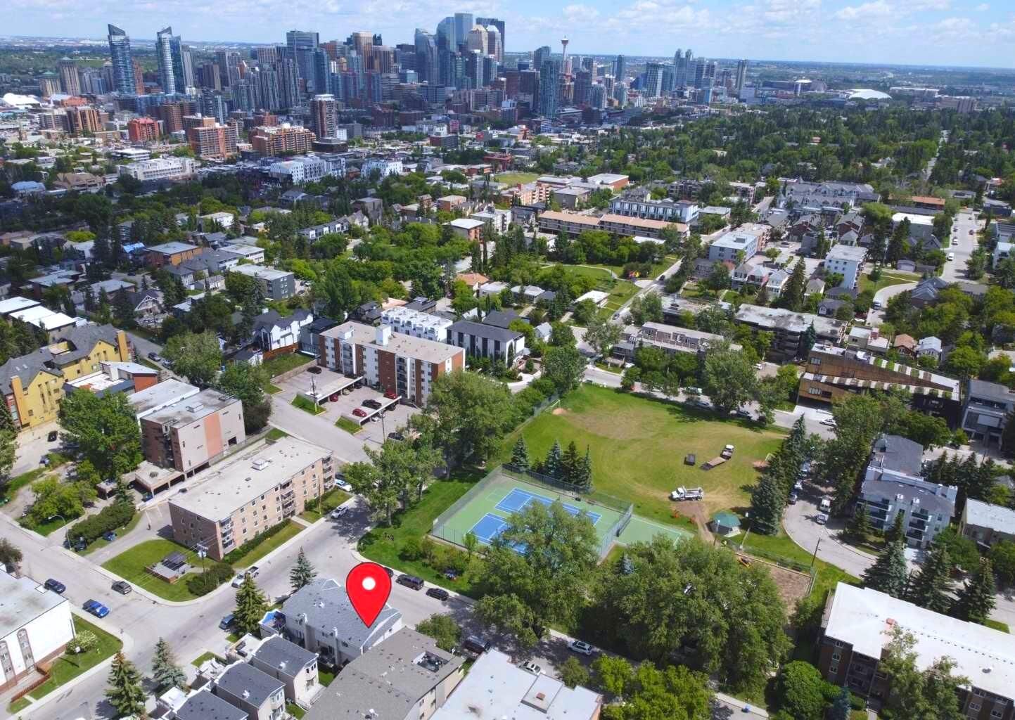 Property Photo: 2405 17 Street SW AB T2T 4M9