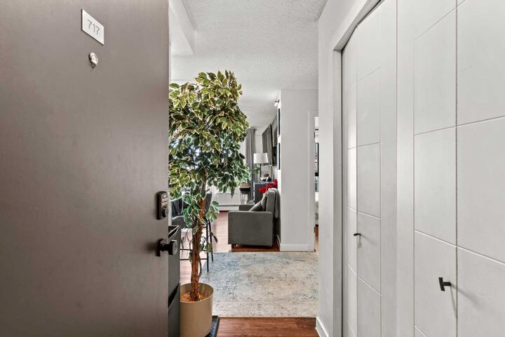 Property Photo:  1111 6 Avenue SW 717  AB T2P 5M5 
