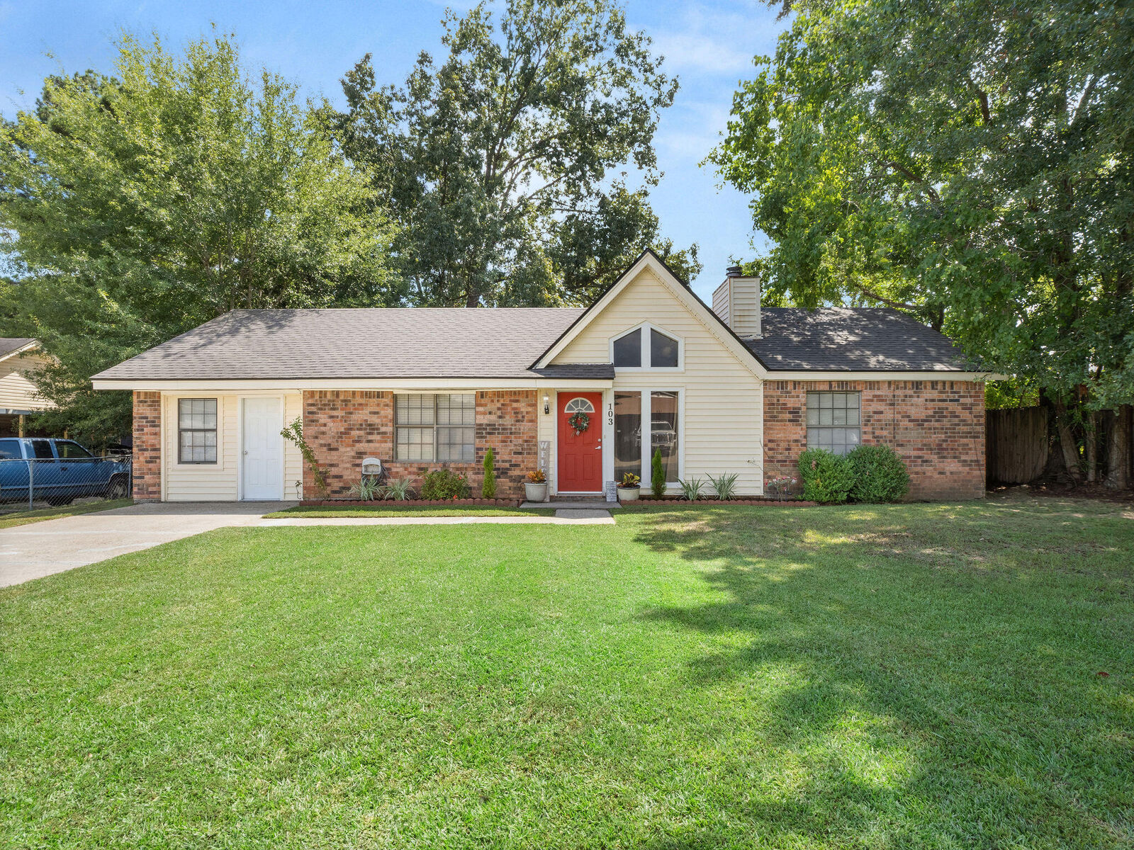 Property Photo:  103 Clarence  LA 71461 
