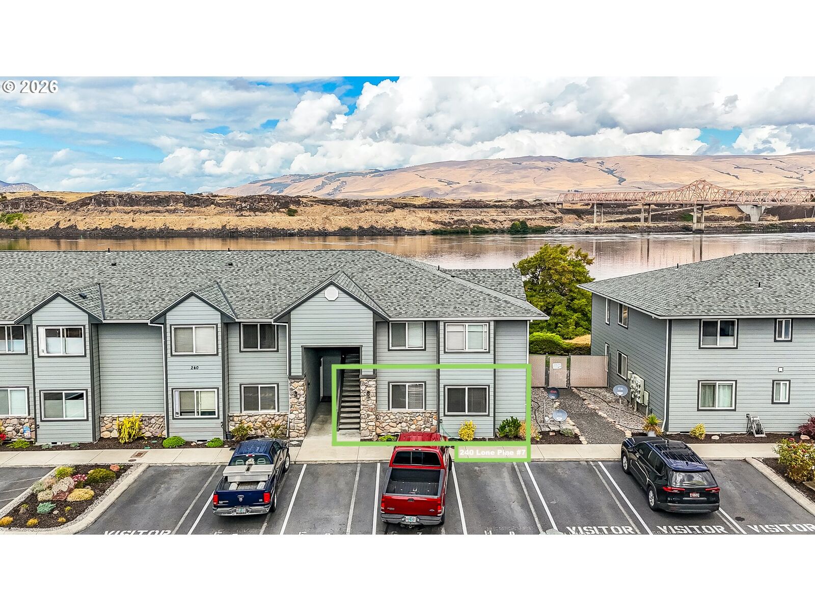 Property Photo: 240 Lone Pine Ln 7 OR 97058