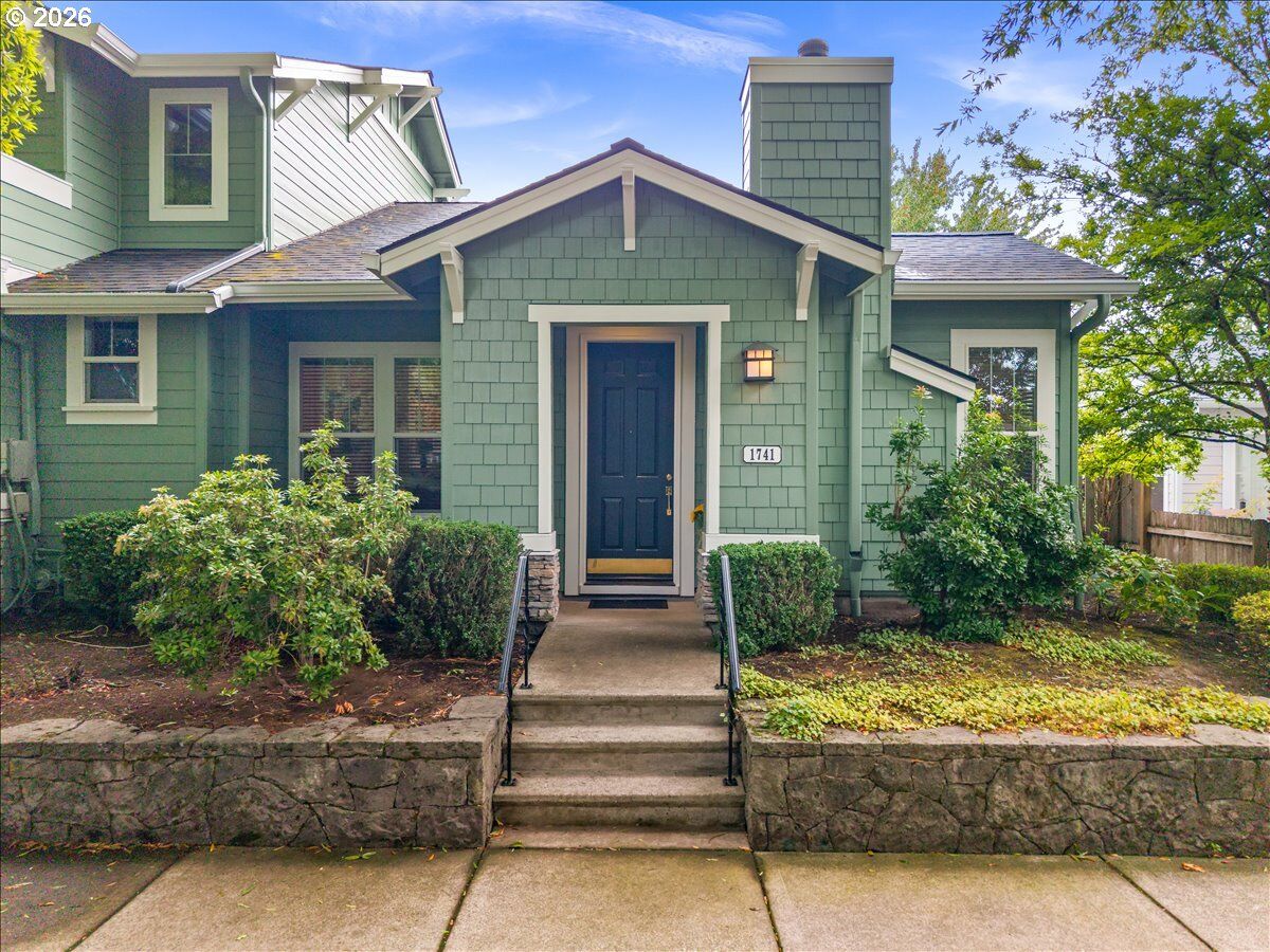 Property Photo:  1741 NE 65th Ave  OR 97124 
