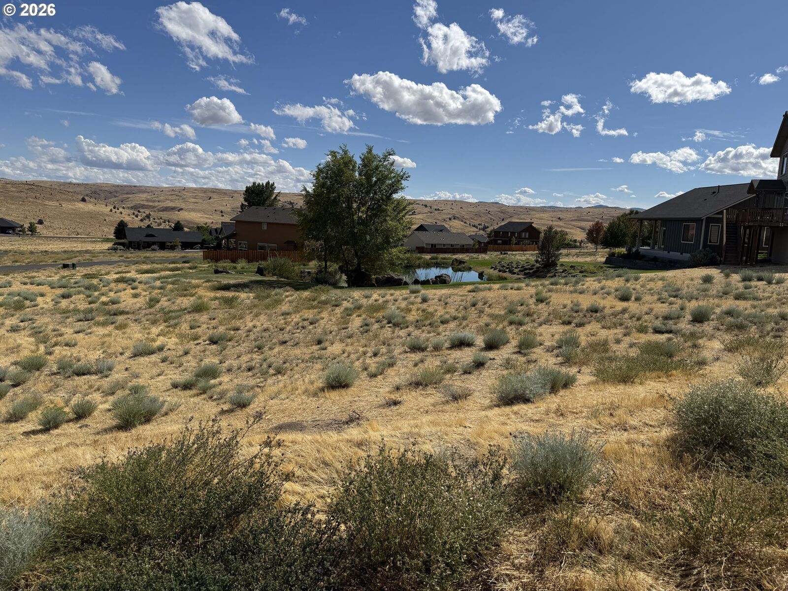 Property Photo: 401 Little Lake Rd OR 97037