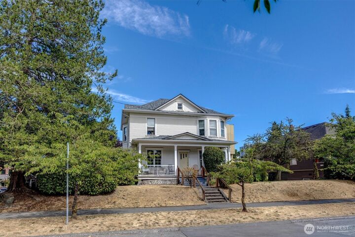 Property Photo: 5522 12th Avenue NE WA 98105