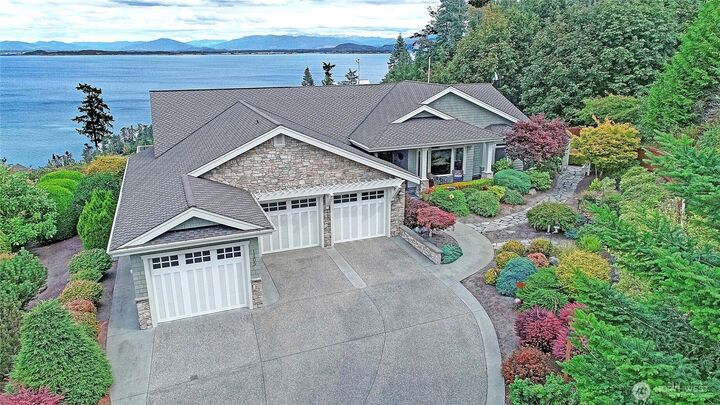 Property Photo:  1105  Morgan Way  WA 98282 