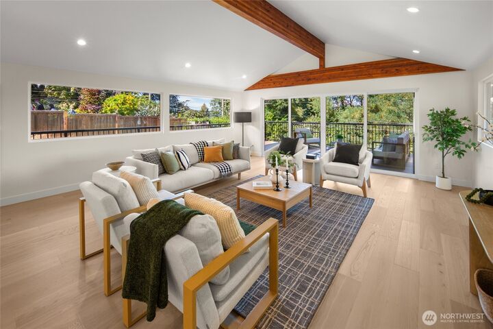 Property Photo: 12069 Lakeside Place NE WA 98125