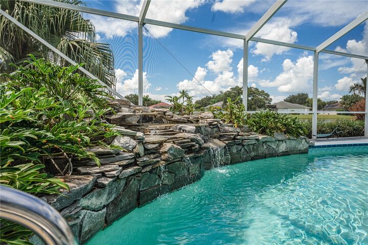 Property Photo:  250 53rd Circle SW  FL 32968 