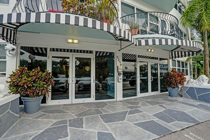 Property Photo:  3250 NE 28th Street 306  FL 33308 