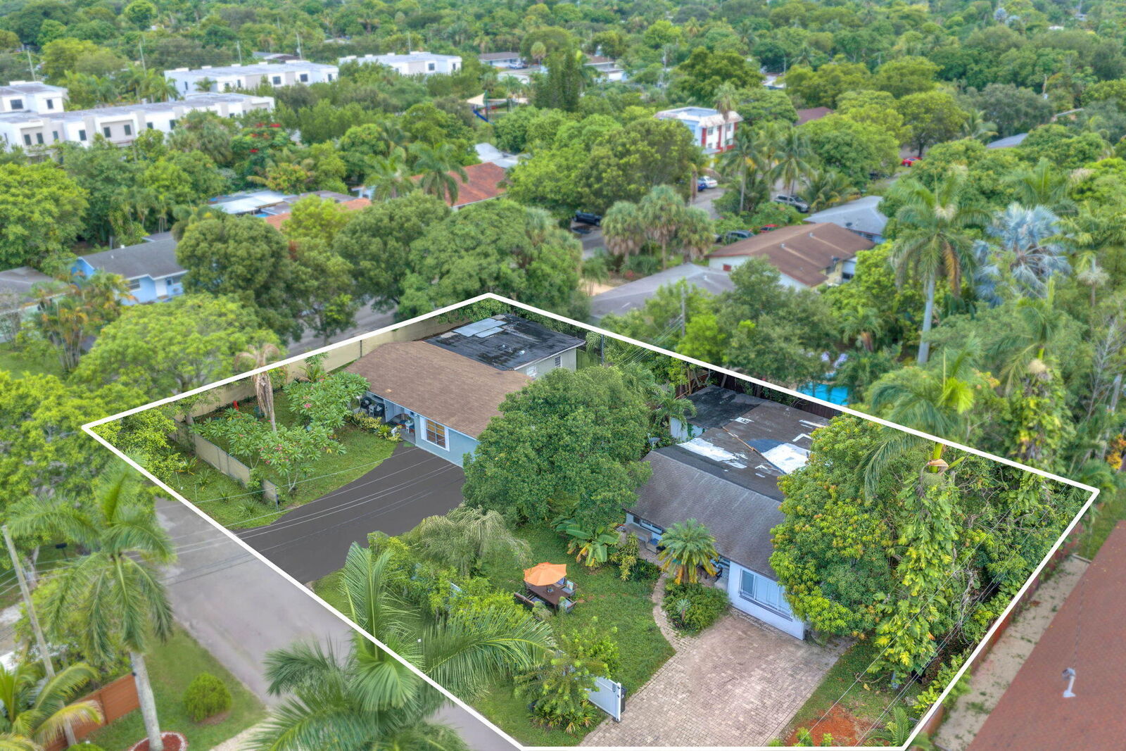 Property Photo: 461 NW 17th Place FL 33311