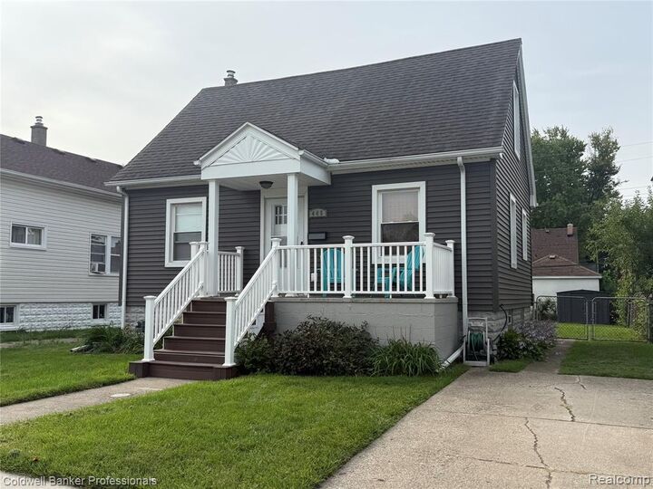 Property Photo:  445 W Manatee Avenue  MI 48030 