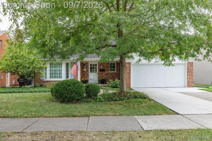 Property Photo: 1399 Edmundton Drive MI 48236