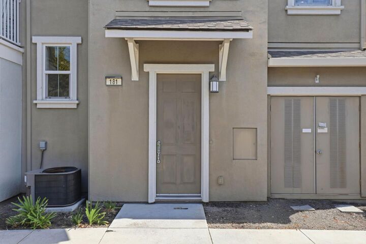 Property Photo: 181 Hart Court CA 94043