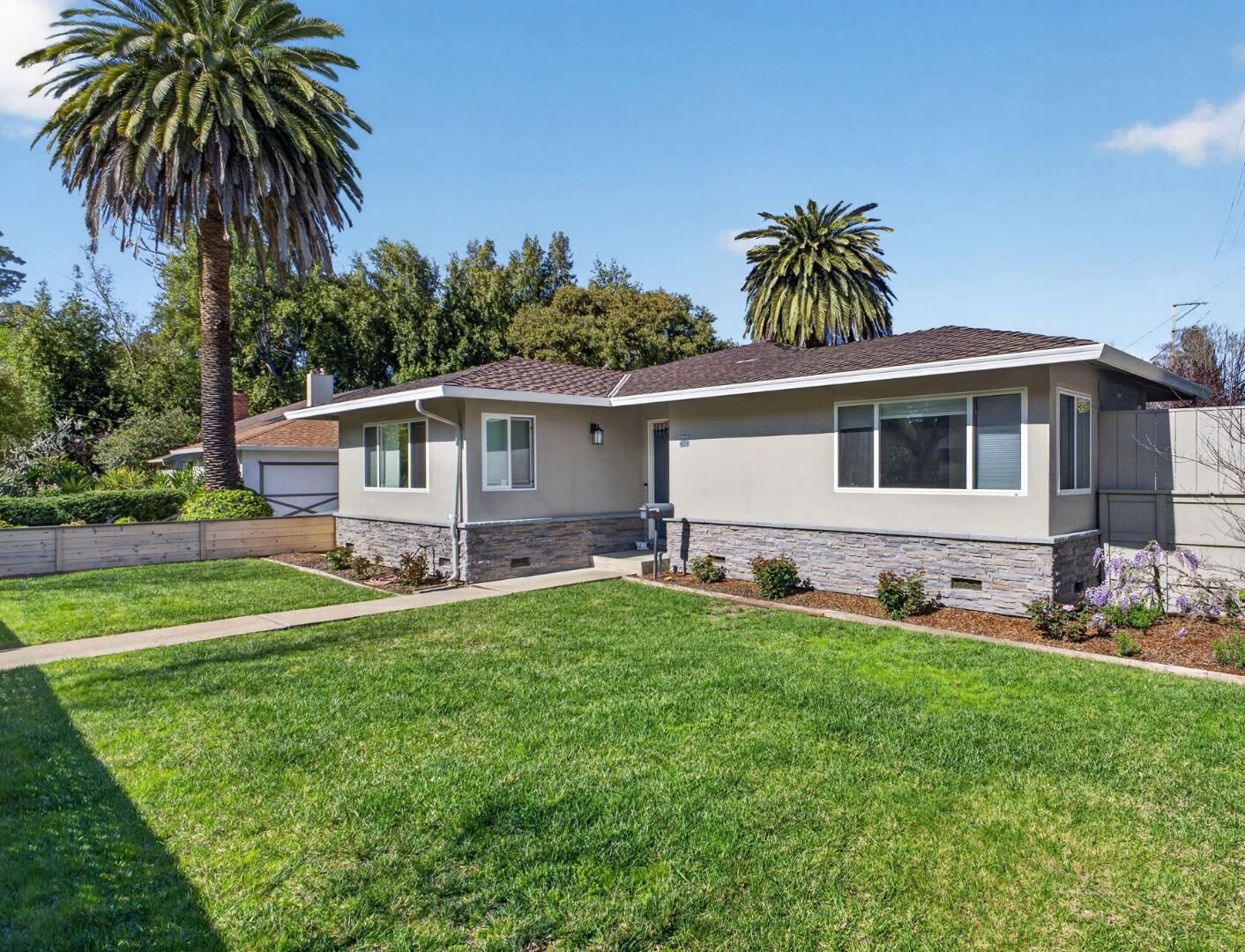 Property Photo:  295 Bay Road  CA 94025 