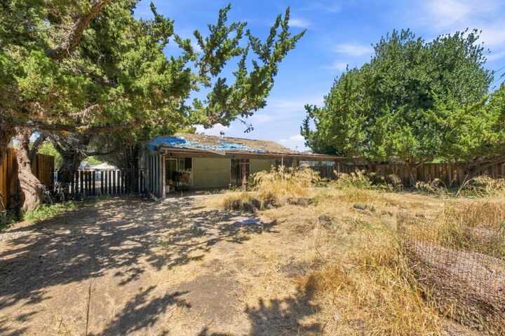 Property Photo:  2102 Walnut Grove Avenue  CA 95128 