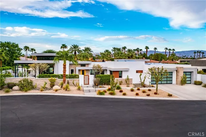 Property Photo: 34 Topaz Court CA 92270