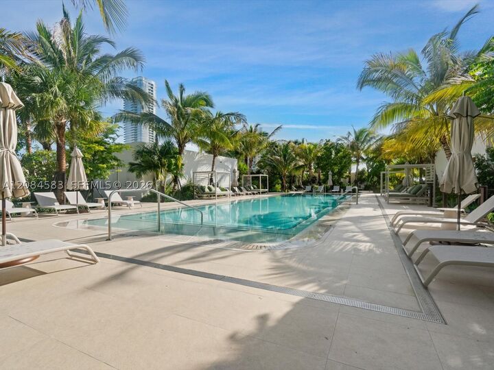 Property Photo: 2200 Brickell Avenue 402 FL 33129