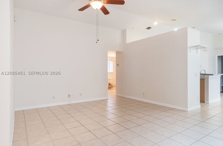 Property Photo: 1211 Golden Cane Dr FL 33327