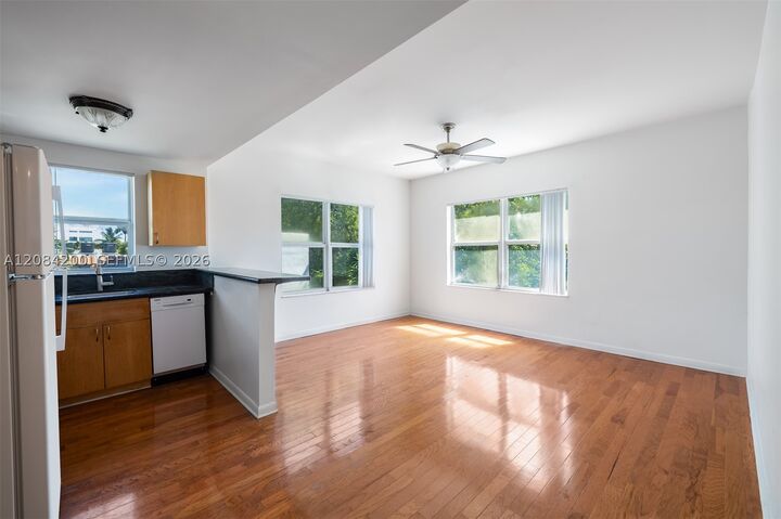 Property Photo:  1542 Drexel Ave 302  FL 33139 