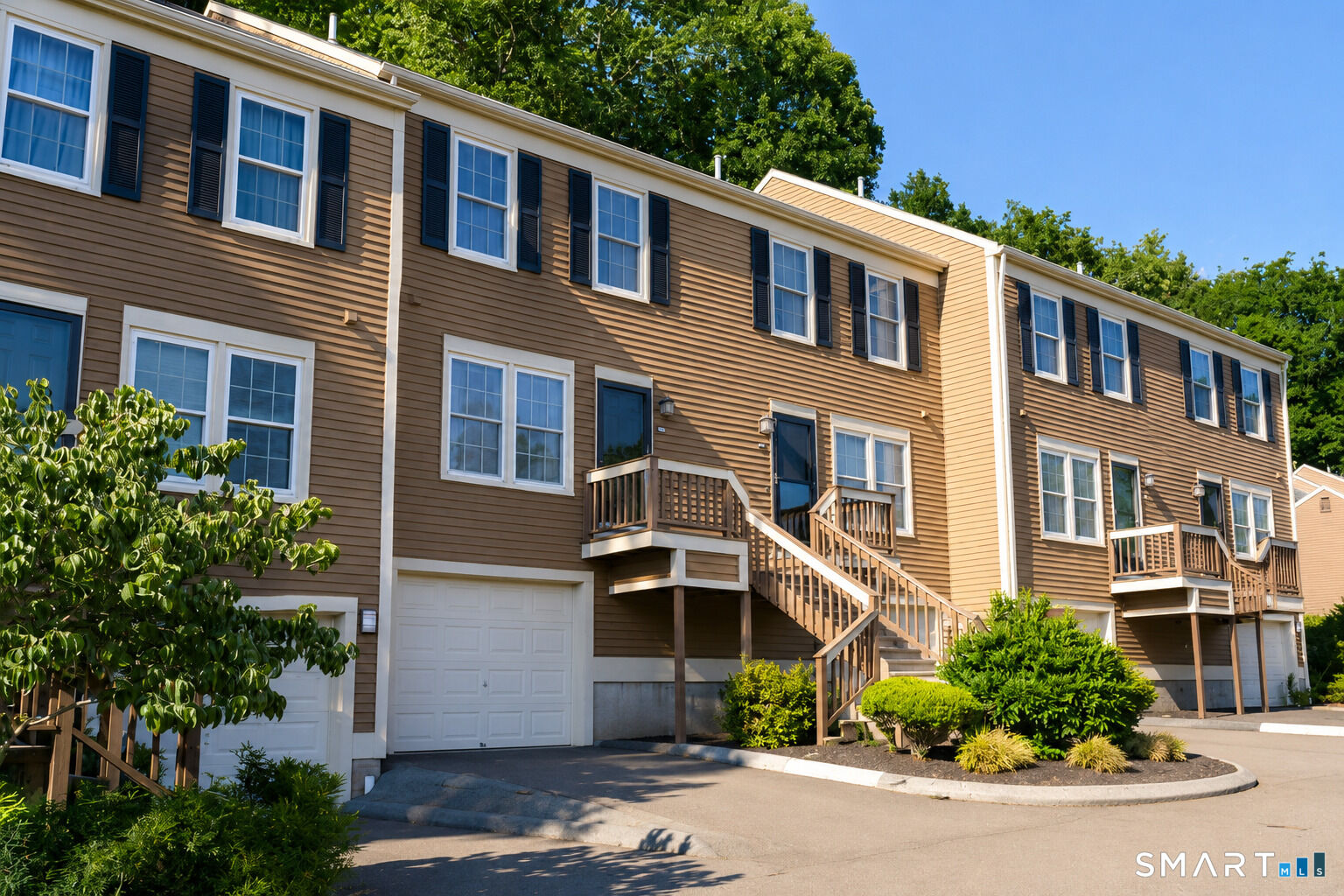Property Photo: 102 Foxbridge Village Road 102 CT 06405
