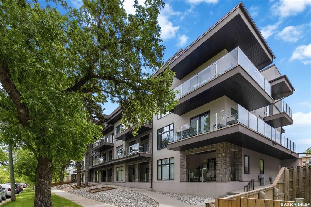 Property Photo:  1010 Main Street 104  SK S7H 0K7 