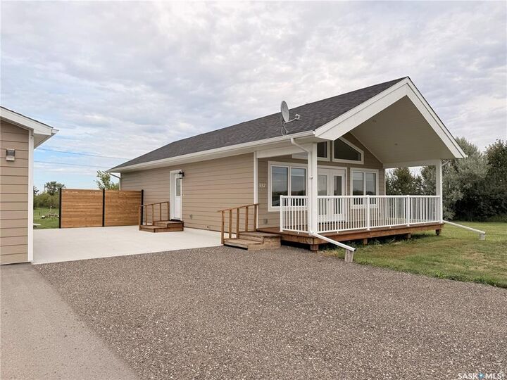 Property Photo:  337 Railway Avenue  SK S0H 0L0 