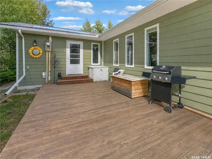 Property Photo:  303 Corrigal Crescent  SK S0M 1J0 
