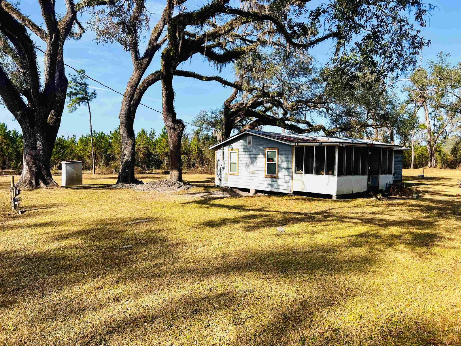 Property Photo:  1991 Cairo Parker Road  FL 32347 