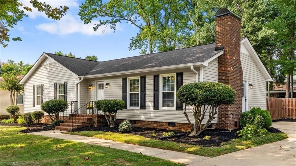 Property Photo:  606 Pleasant Drive  NC 27410 