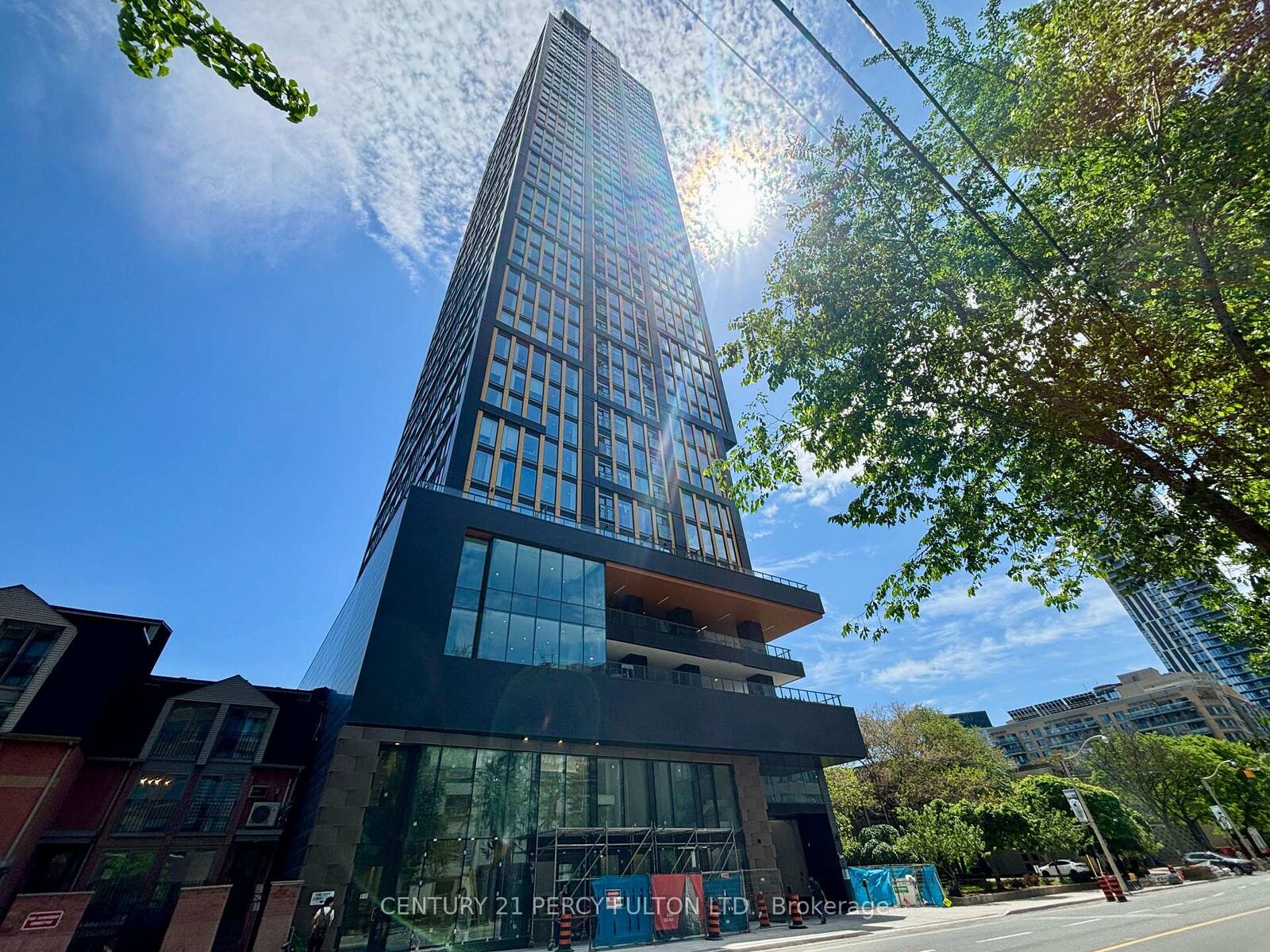 Property Photo: 319 Jarvis Street 1717 ON M5B 0C8