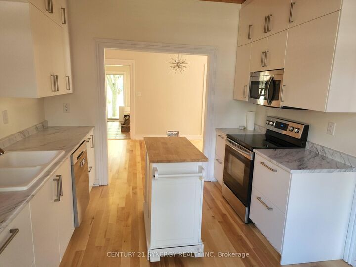 Photo de la propriété:  18 Wilton Crescent  ON K1S 2T5 