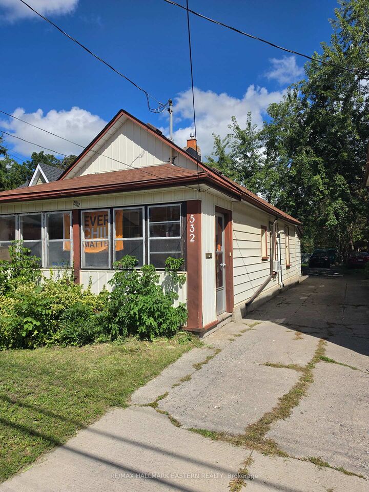 Property Photo:  532 Rogers Street  ON K9H 1X2 