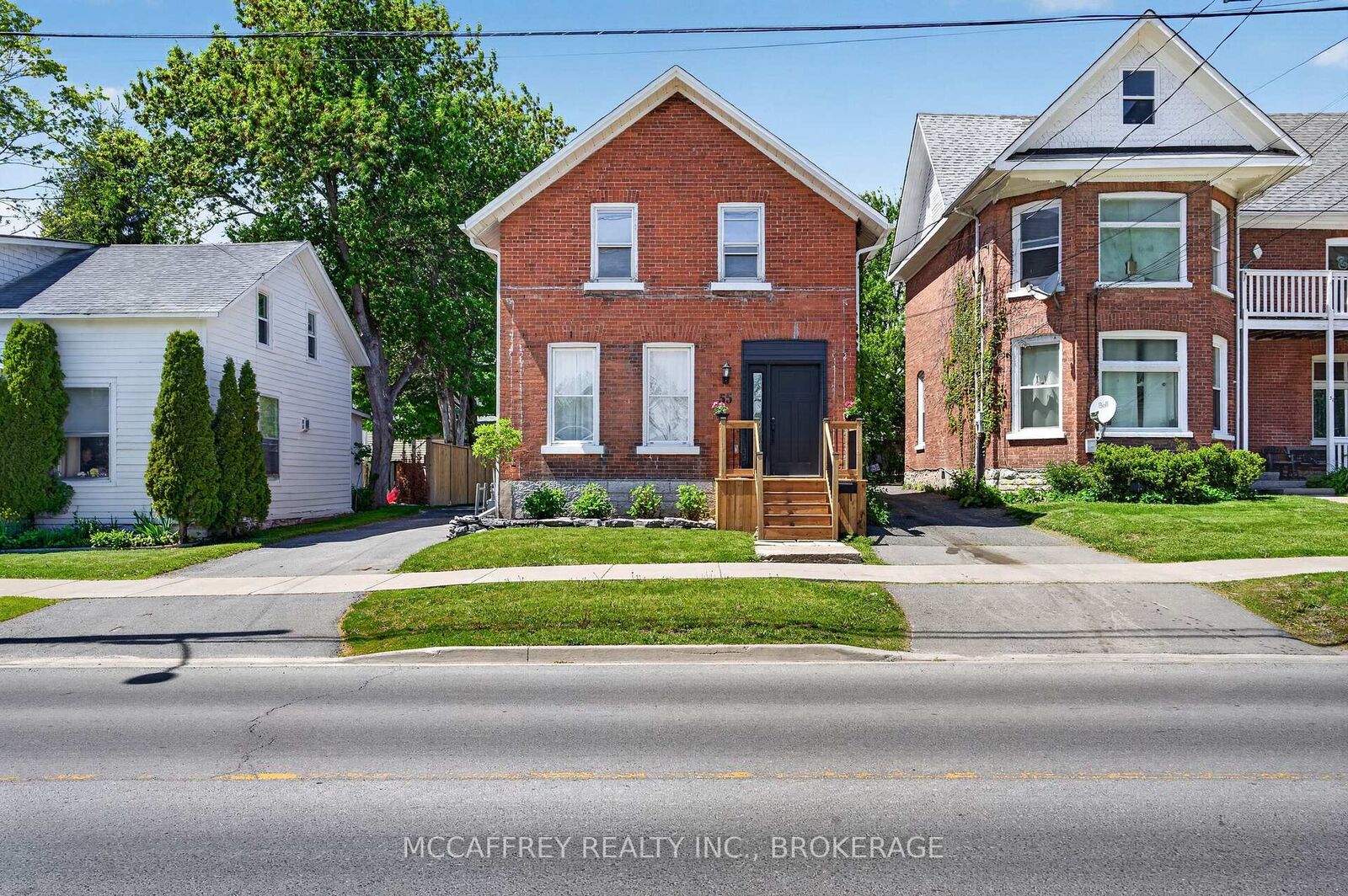 Property Photo:  55 Bridge Street W  ON K7R 2C4 