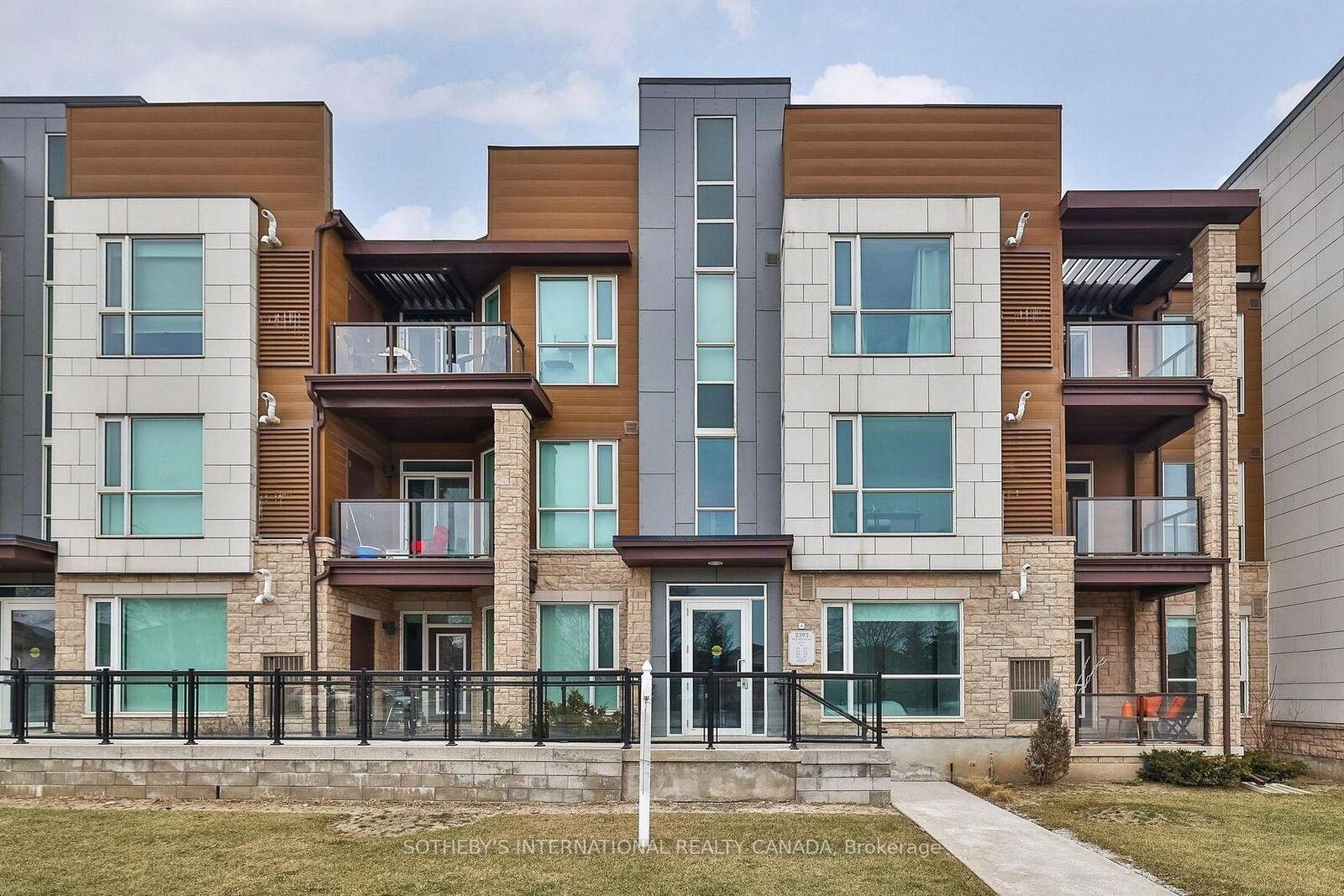 Property Photo:  2393 Bronte Road 103  ON L6M 1P5 
