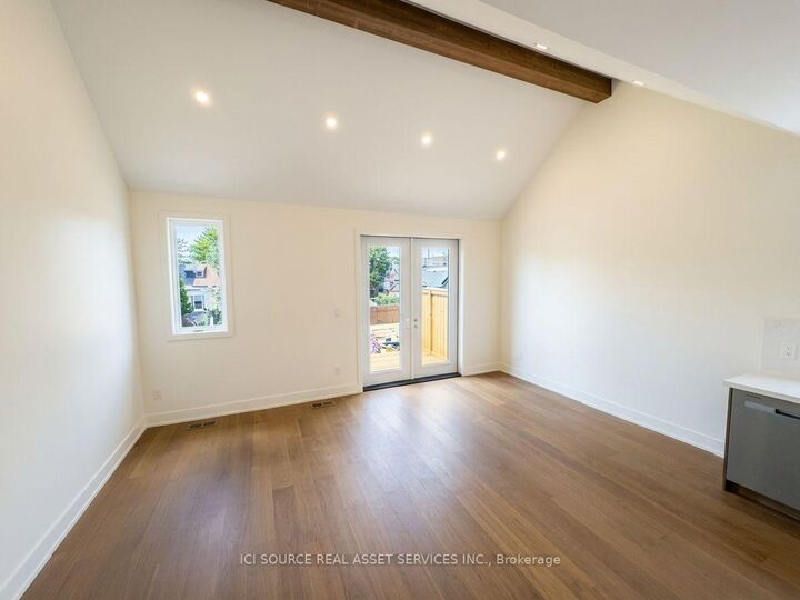 Property Photo:  150 Brunswick Avenue 3  ON M5S 2M2 
