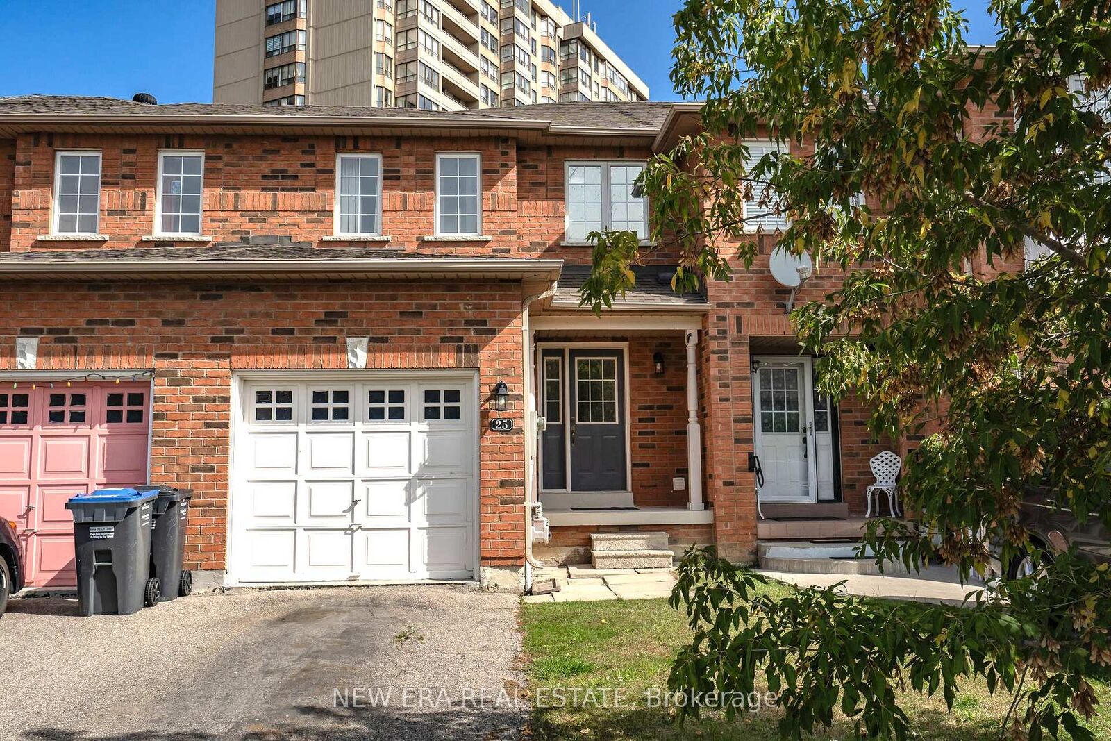 Property Photo:  25 Berkindale Court  ON L6Y 5G1 