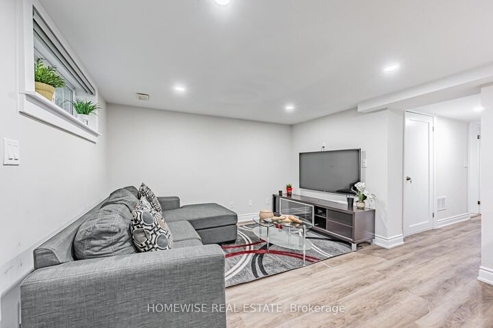 Property Photo: 68 Fairleigh Crescent Lower ON M6C 3R9