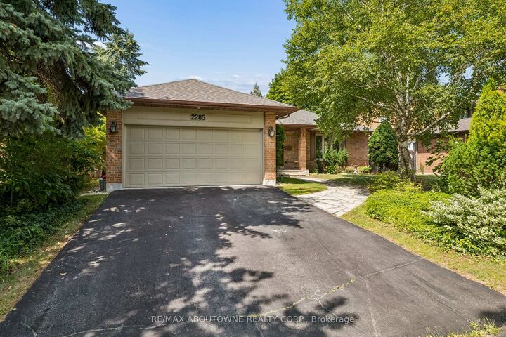 Property Photo:  2285 Dunedin Road  ON L6J 5V4 