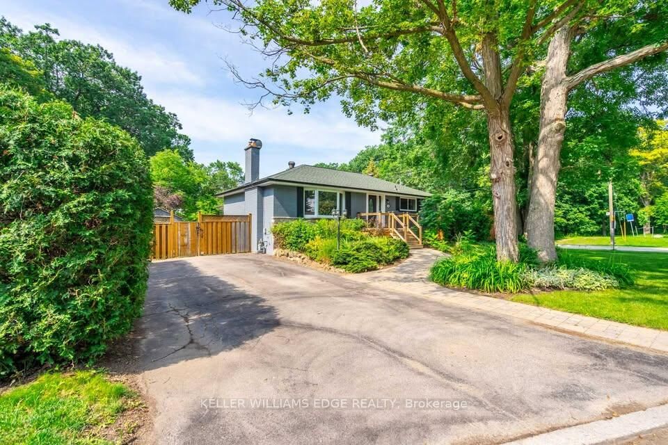 Property Photo:  1310 Princeton Crescent Main  ON L7P 2K5 