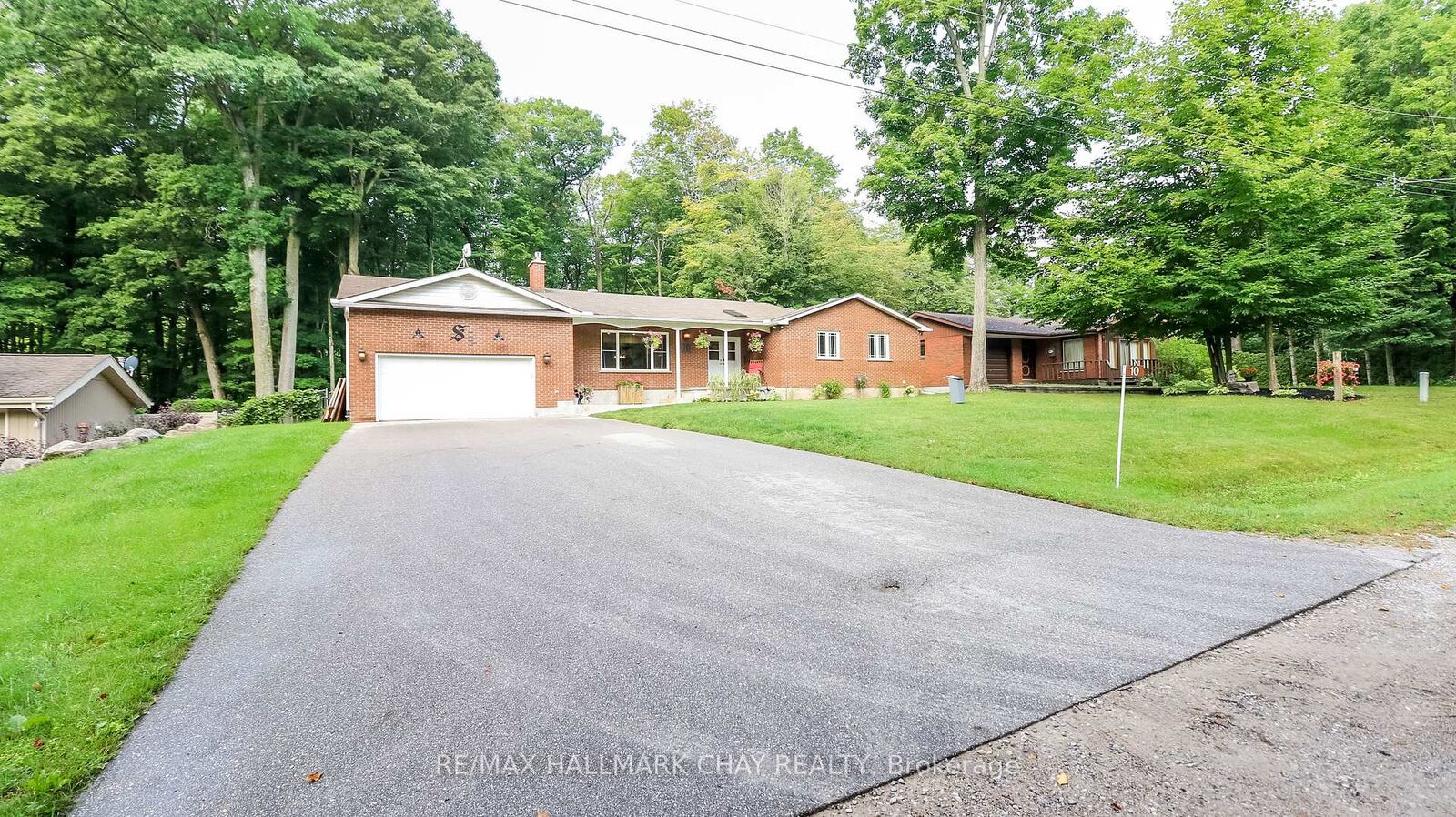 Property Photo:  10 Enchantment Avenue  ON L9M 0H5 