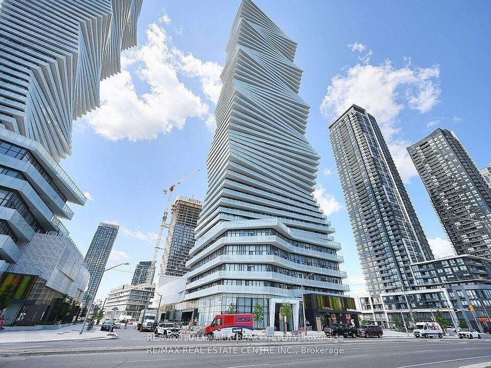 Property Photo:  3900 Confederation Parkway 4111  ON L5B 0M3 