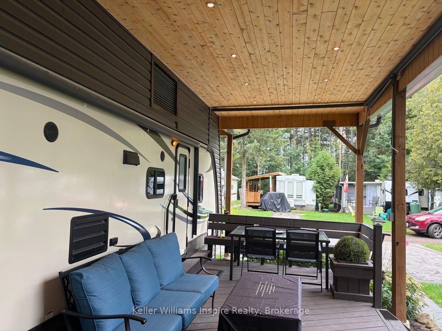 Property Photo:  619 Oak Street  ON N1M 2W5 