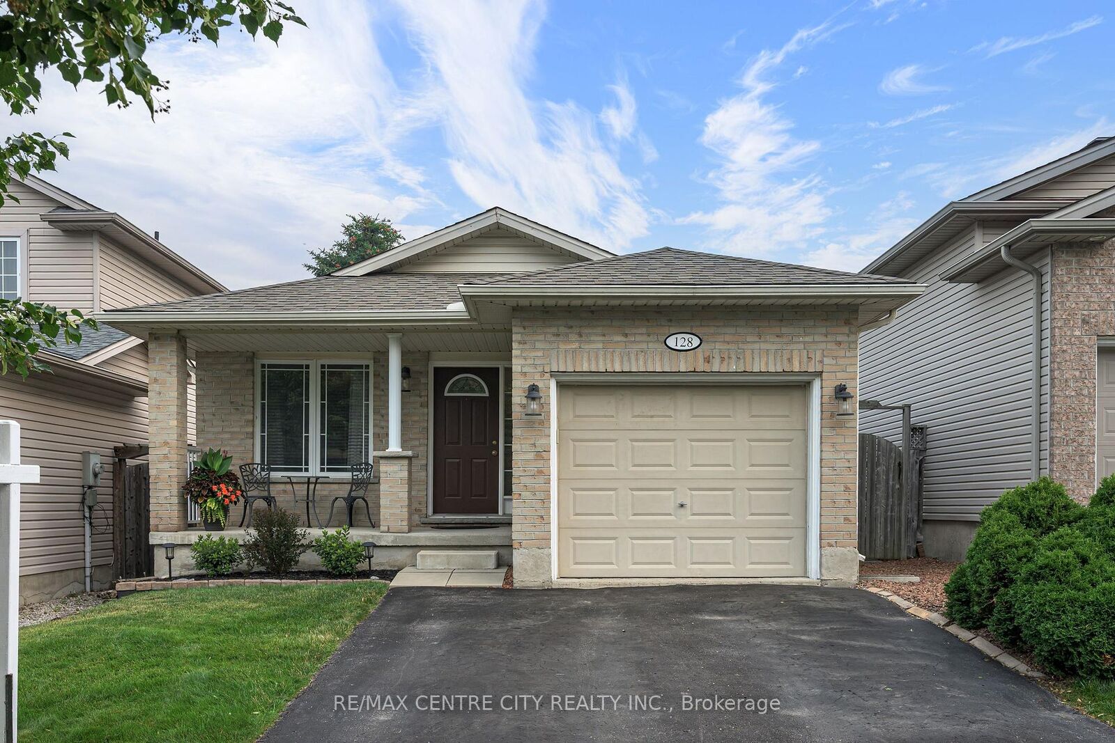 Property Photo:  128 Crimson Crescent  ON N5W 6E9 