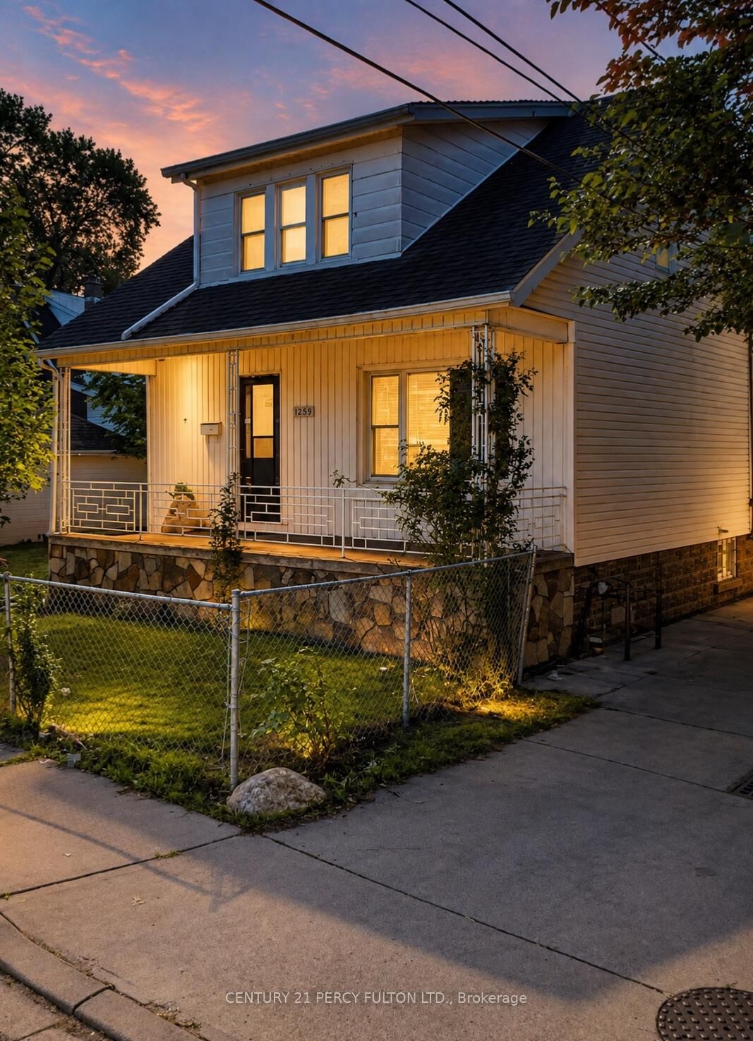 Photo de la propriété:  1259 Cataraqui Street  ON N9A 3R2 
