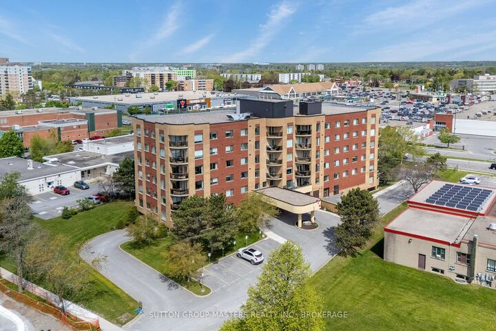 Property Photo:  130 Wright Crescent 204  ON K7L 5R1 