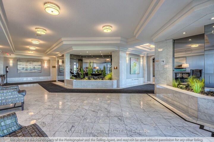 Property Photo:  1 Greystone Walk Drive 1286  ON M1K 5J3 